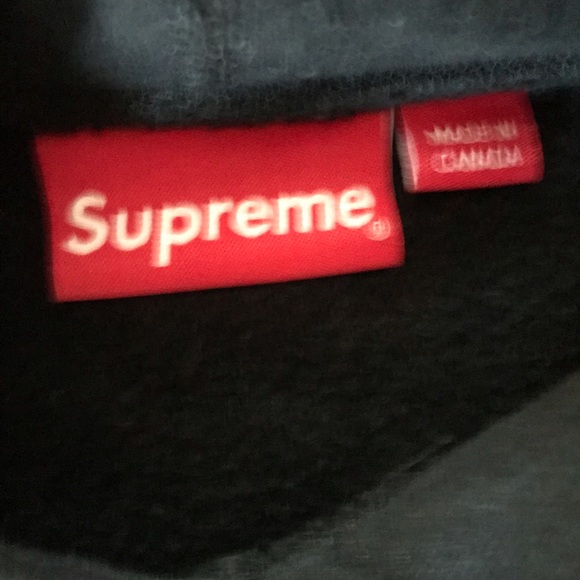 Supreme SS18 Embossed Logo Hoodie Sz XL - Picture 3 of 3